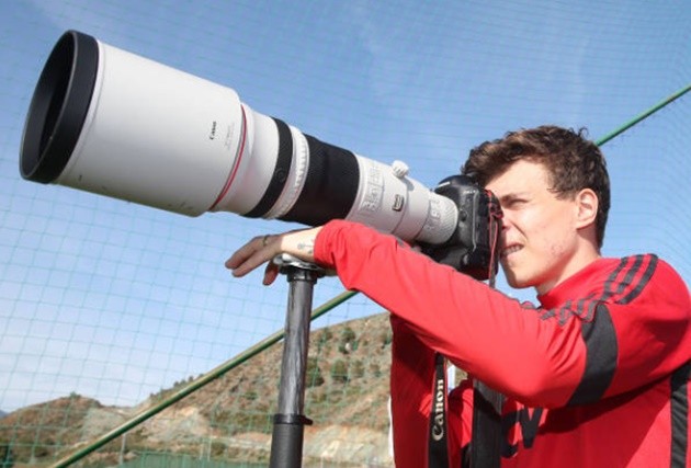 Ảnh Martial + Fernandes thắng Fred + Pereira banh bàn - Bóng Đá