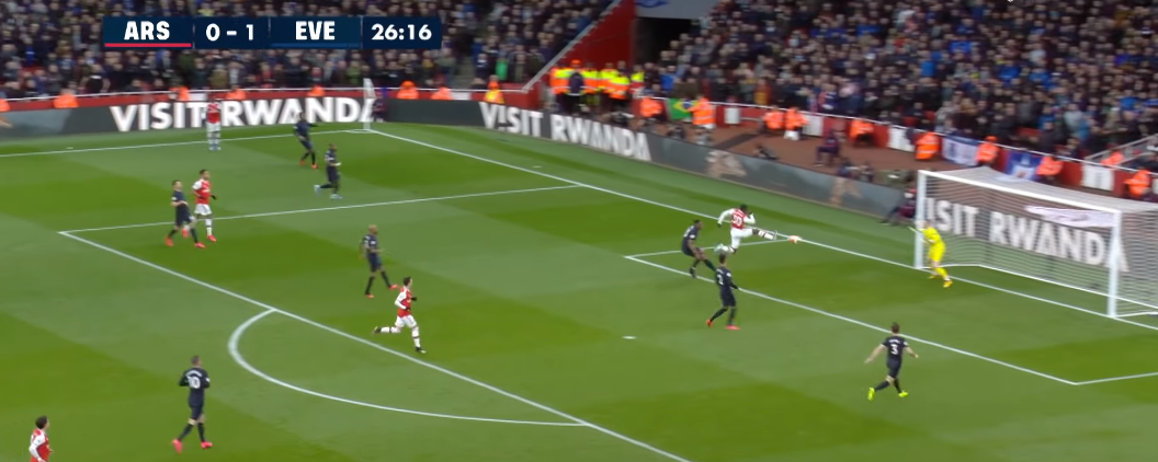 Pha lập công của Nketiah giống hệt bàn thắng cuối cùng của Henry cho Arsenal - Bóng Đá