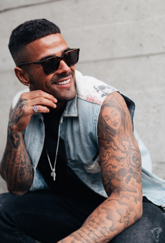 Meet Britain’s most ripped footballer Leon Scott, who juggles a pro career while modelling for JD Sport and Footasylum - Bóng Đá
