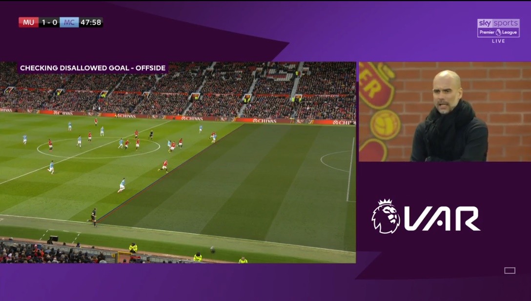 20 hình ảnh thú vị trận derby Manchester: 'Đam mê' United là bất diệt! - Bóng Đá