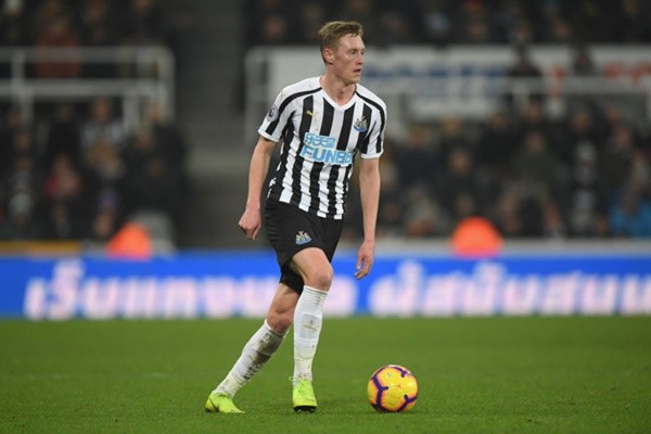 Maradona steals show with passionate celebration but Gimnasia lose his first game in charge - Bóng Đá