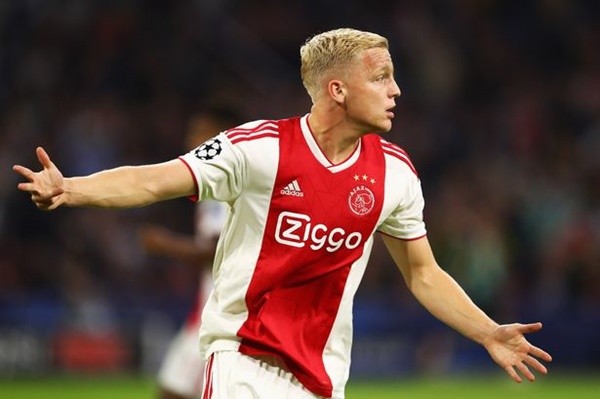 Real từ chối mức giá 65 triệu cho Donny van de Beek - Bóng Đá