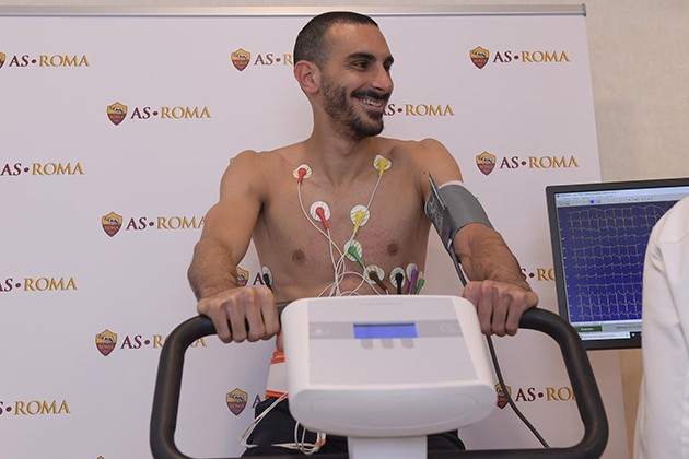 Đón cựu hậu vệ Chelsea, hàng hậu vệ AS Roma dần được định hình - Bóng Đá