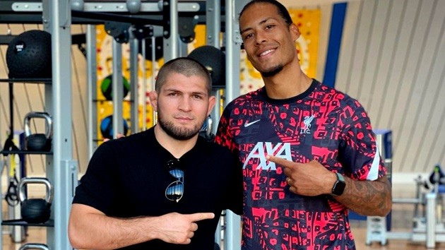 Khabib Nurmagomedov meets Virgil van Dijk in Dubai and wishes Liverpool defender well in his recovery - Bóng Đá