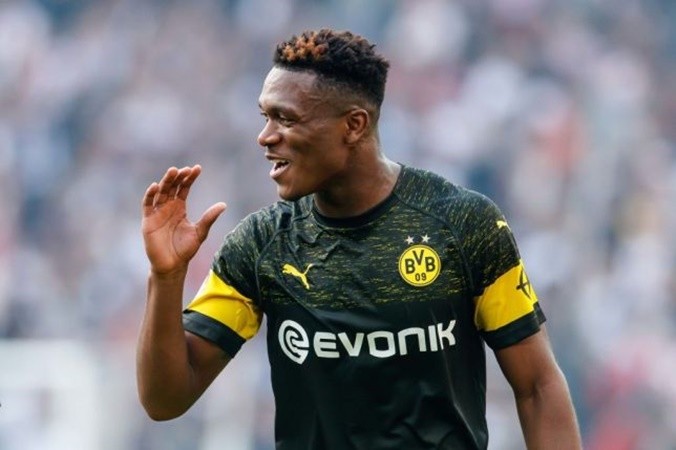 Arsenal muốn mua Zagadou - Bóng Đá