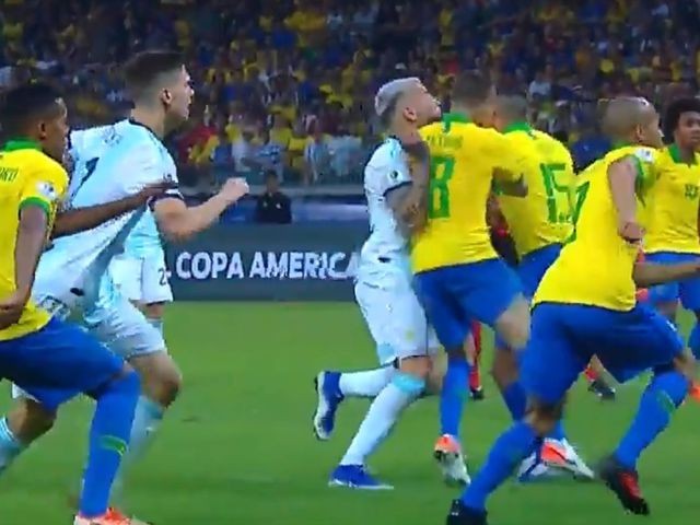 Brazil vô địch, nhưng đó là danh hiệu chưa trọn vẹn - Bóng Đá