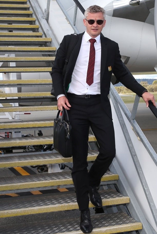 Reds arrive in Perth!  - Bóng Đá