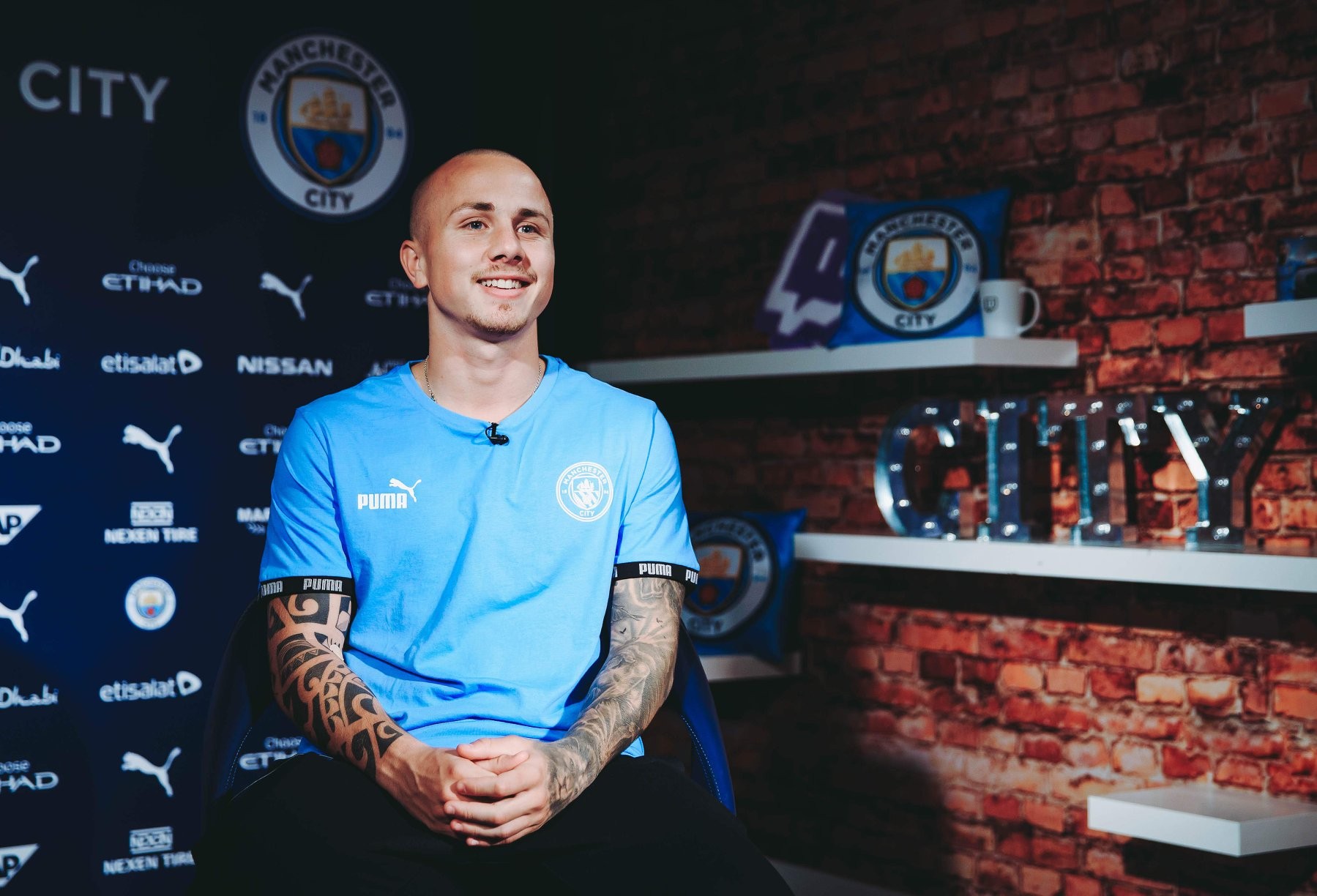 CHÍNH THỨC! Man City đón tân binh đầu tiên, cái tên không ngờ - Bóng Đá