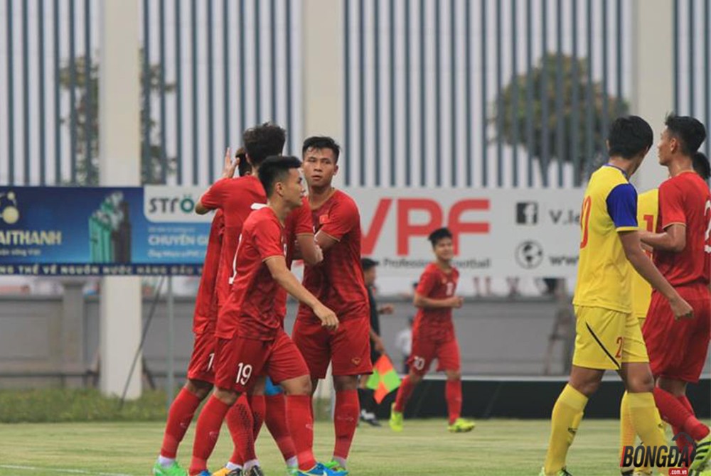18h00 Trực tiếp U23 Việt Nam 1-0 U18 Việt Nam: Việt Cường mở tỉ số - Bóng Đá
