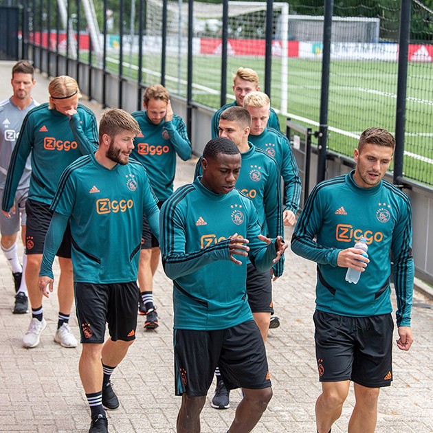 ảnh: AJAX hội quân tập, De Ligt vẫn có mặt - Bóng Đá