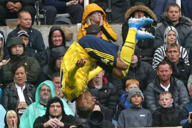 Aubameyang tiếp tục làm điều 