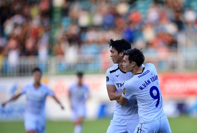 Thắng SLNA, HLV HAGL nói điều đặc biệt về bộ đôi Tuấn Anh - Xuân Trường - Bóng Đá