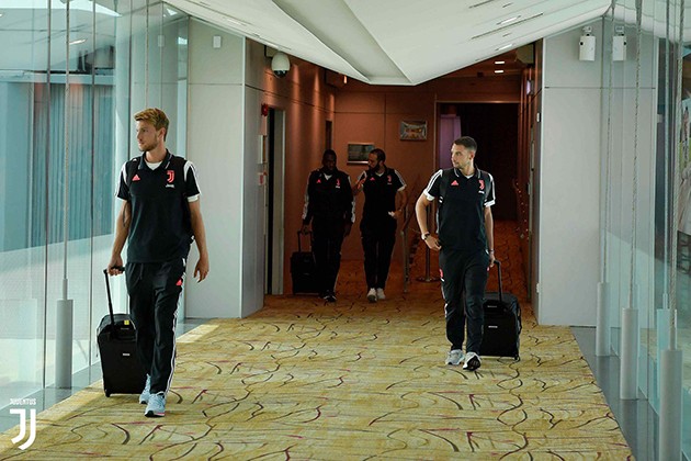 Ảnh: Dàn sao 'khủng' Juventus đã đến SIngapore - Bóng Đá