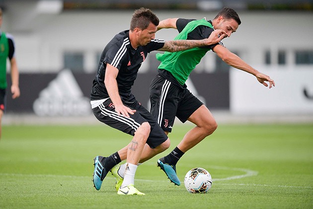 Juventus chính thức công bố áo đấu số 3  - Bóng Đá
