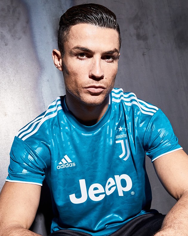 Juventus chính thức công bố áo đấu số 3  - Bóng Đá