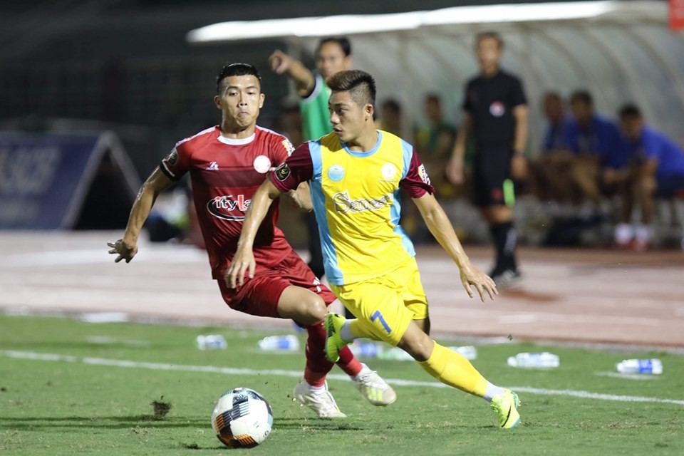 Trắng tay trên sân nhà, TP.HCM đánh mất ngôi đầu bảng vào tay Hà Nội - Bóng Đá