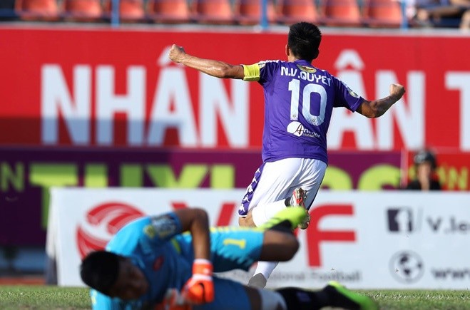 Đánh sập Lạch Tray, 'nhà vua' V-League chiếm lấy ngôi đầu - Bóng Đá
