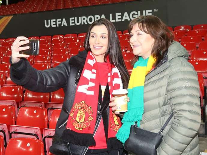 Manchester United fans named 'most likely to get a date' amongst Premier League supporters - Bóng Đá