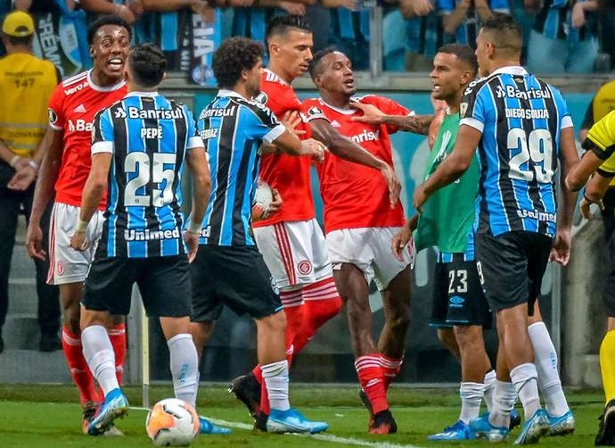 Gremio - Internacional 8 thẻ đỏ - Bóng Đá