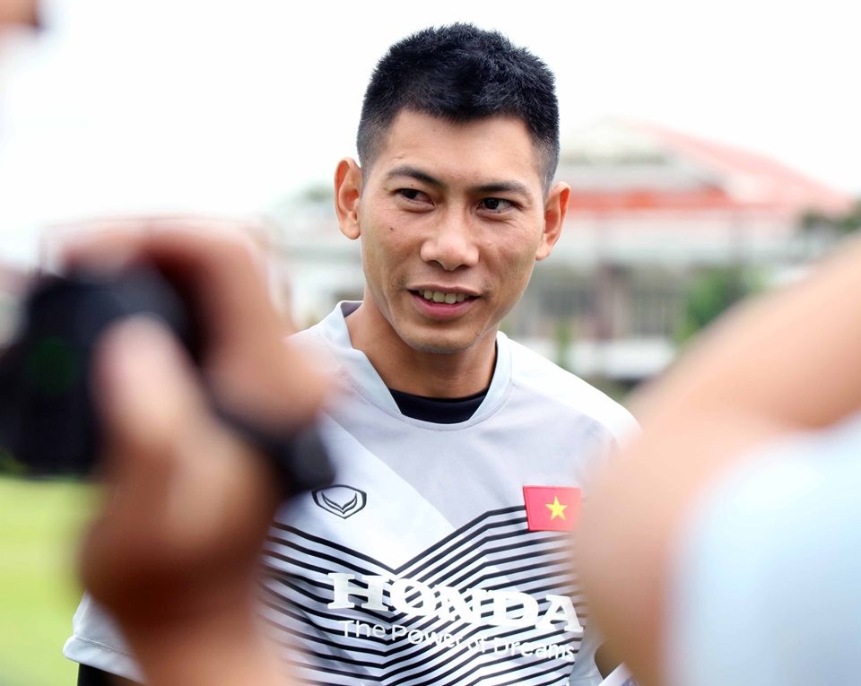 Công Phượng tươi rói trong ngày đầu tập luyện cùng ĐT Việt Nam tại Thái Lan - Bóng Đá