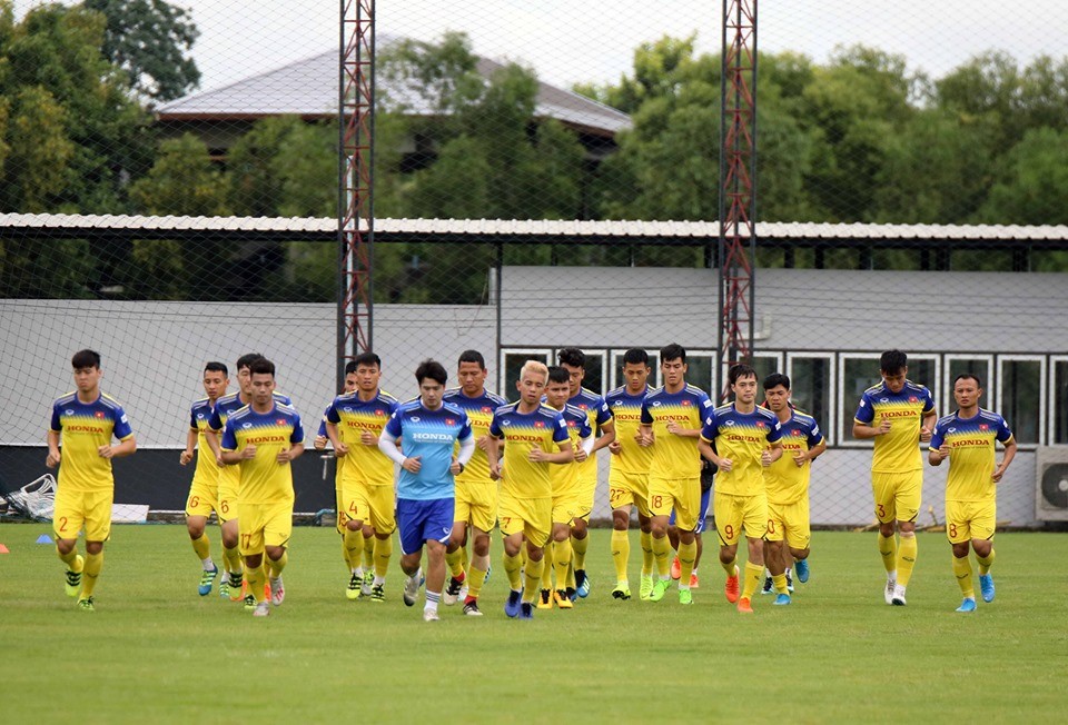 Công Phượng tươi rói trong ngày đầu tập luyện cùng ĐT Việt Nam tại Thái Lan - Bóng Đá