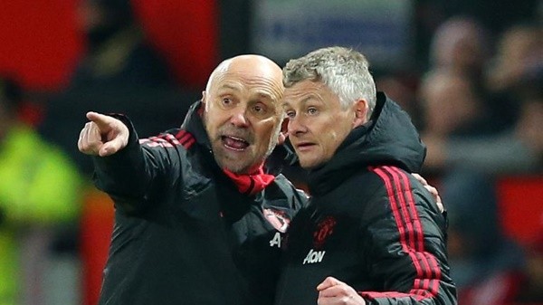 M.U dùng Mike Phelan câu kéo Maguire - Bóng Đá