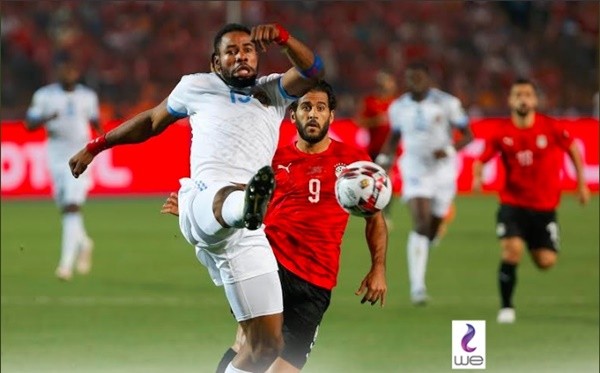 Man Utd stars Wan-Bissaka and Fosu-Mensah ordered to leave school training ground after trying to exercise in Cheshire - Bóng Đá