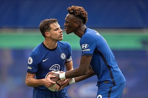 Ronaldo - Tevez, Cavani - Neymar và những lần tranh sút penalty đáng nhớ - Bóng Đá