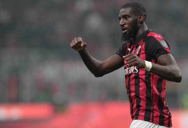 Sky Italia: Tiemoue Bakayoko has several Premier League options, still prioritises Milan - Bóng Đá
