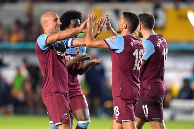 Tình huống gây tranh cãi của Luke Shaw - Bóng Đá