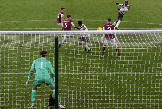 Man Utd fume at referee blowing for half-time while they were on rapid counter attack in West Brom draw - Bóng Đá