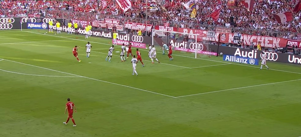 Toàn cảnh hành trình Lewandowski bắn hạ kỷ lục tồn tại 57 năm - Bóng Đá