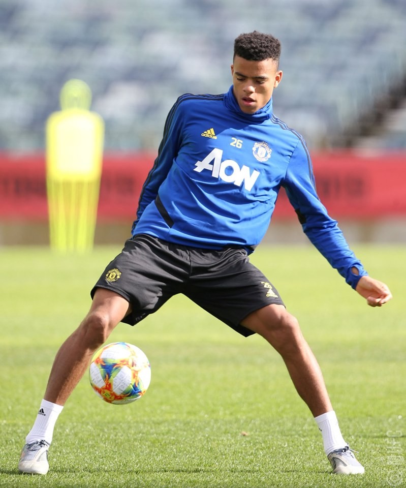 Wan-Bissaka tập cùng Man Utd  - Bóng Đá