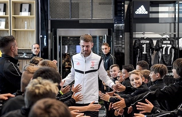 Fred chia sẻ nội bộ M.U có sự 