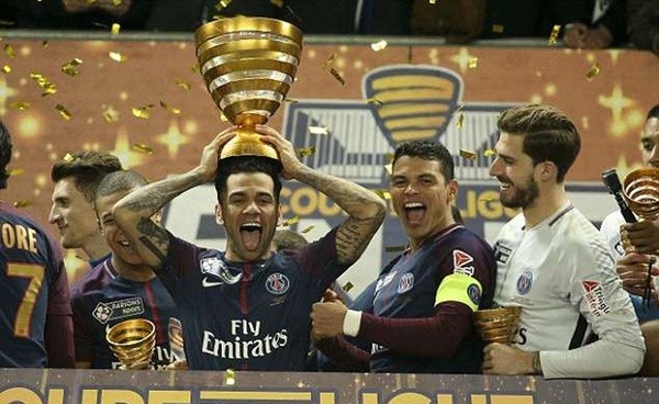 10 HĐ tài trợ khủng nhất Premier League: Không tưởng với Man Utd - Bóng Đá