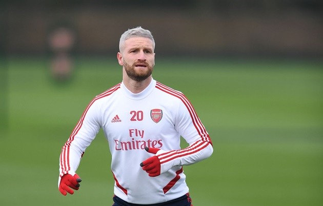 Sao Arsenal gây choáng với kiểu tóc mới nhất của mình trên sân tập - Bóng Đá