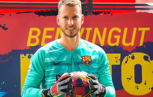 ẢNH NETO RA  MẮT Ở CAMP NOU - Bóng Đá