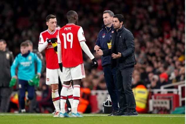 Bruno Fernandes shows incredible work ethic to win ball back - Bóng Đá