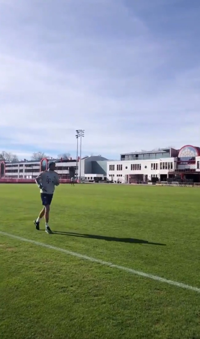 Martinez, Goretzka trở lại - Bóng Đá