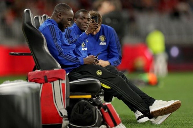 Ole Gunnar Solskjaer's cryptic six-word response when asked if Romelu Lukaku is leaving - Bóng Đá