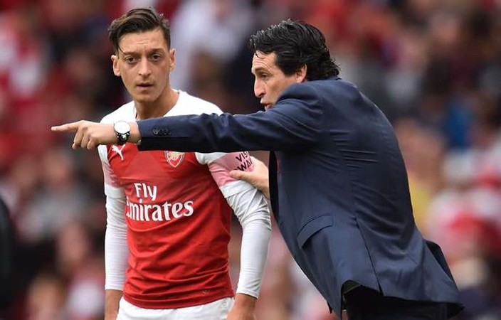 Sau tất cả, Ozil dập tắt dư luận về mối quan hệ với HLV Emery - Bóng Đá