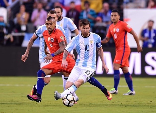 Lionel Messi chạy trời cũng không thoát...Chile - Bóng Đá