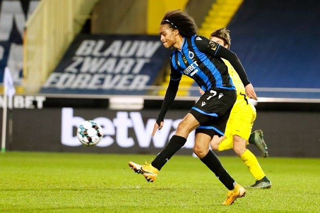 Watch: Man Utd loanee Tahith Chong scores delightful chip on Brugge debut - Bóng Đá