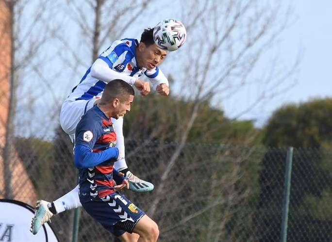 Đoàn Văn Hậu vạm vỡ như Ronaldo, mở ra cơ hội đá chính tại Heerenveen? - Bóng Đá