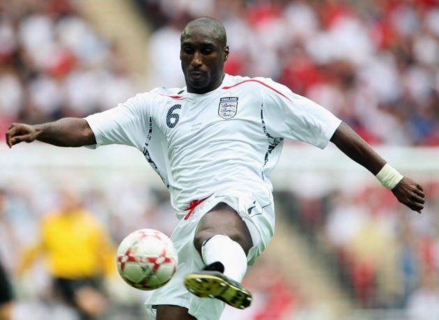 Michael Owen names Alan Shearer in his combined England XI despite 10-year feud - Bóng Đá