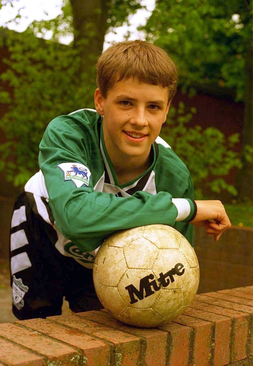 Cầu thủ đẹp trai từ bé - Bóng Đá