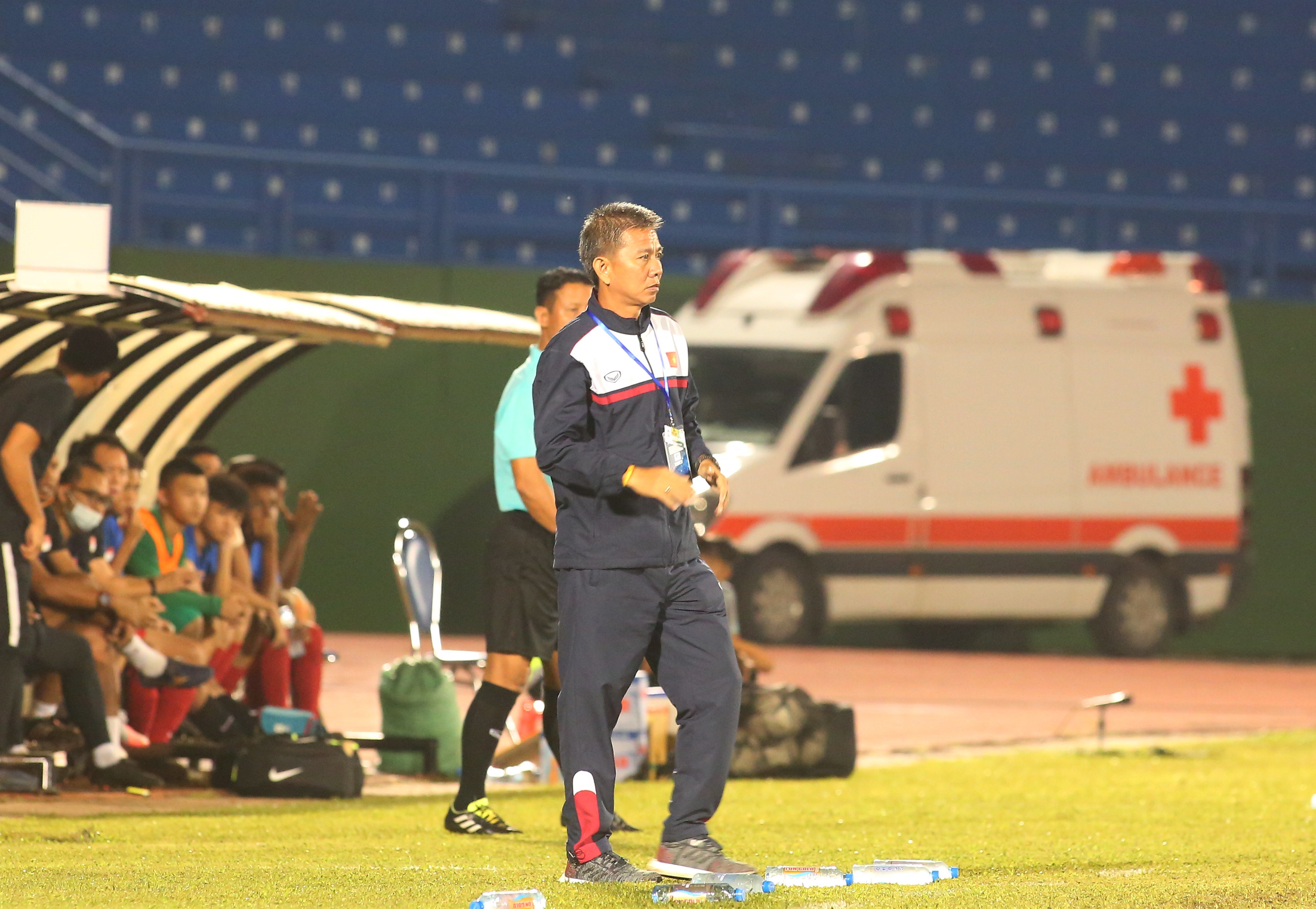 Chùm ảnh U18 Việt Nam đã bại Singapore - Bóng Đá