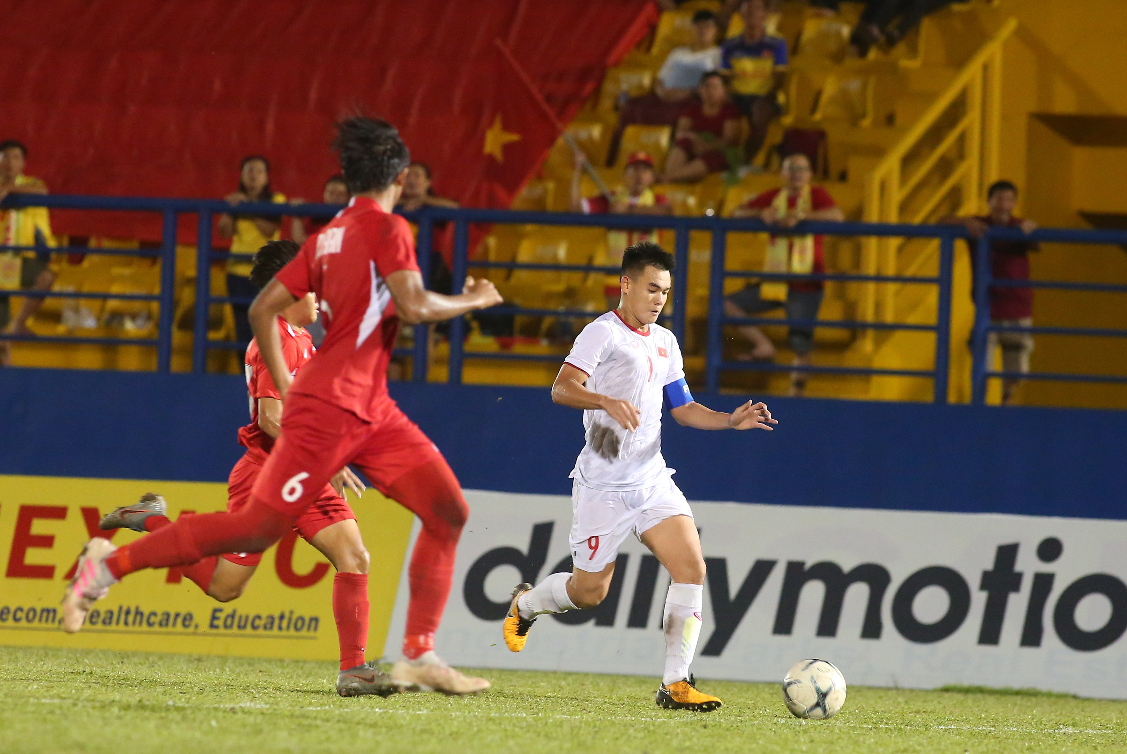 Chùm ảnh U18 Việt Nam đã bại Singapore - Bóng Đá
