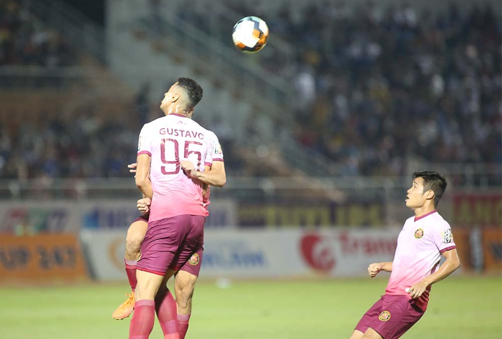 Rạn xương má, có máu tụ Đức Lợi nhập viện khẩn cấp - Bóng Đá