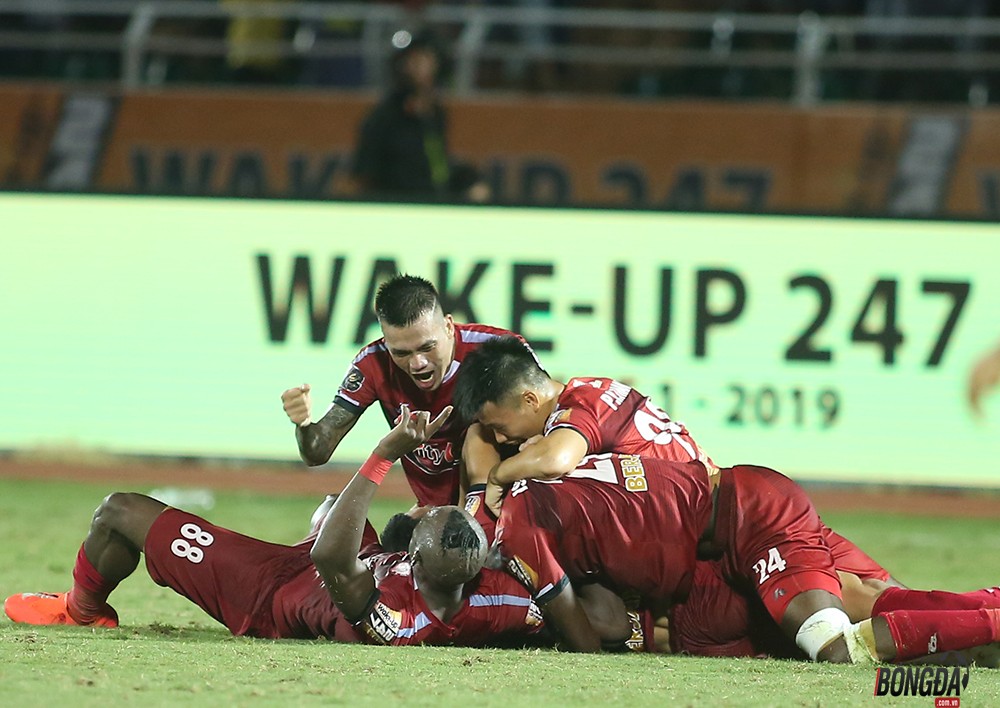 Chung kết sớm V-League 2019: Bóng đá đẹp không bao giờ chết - Bóng Đá